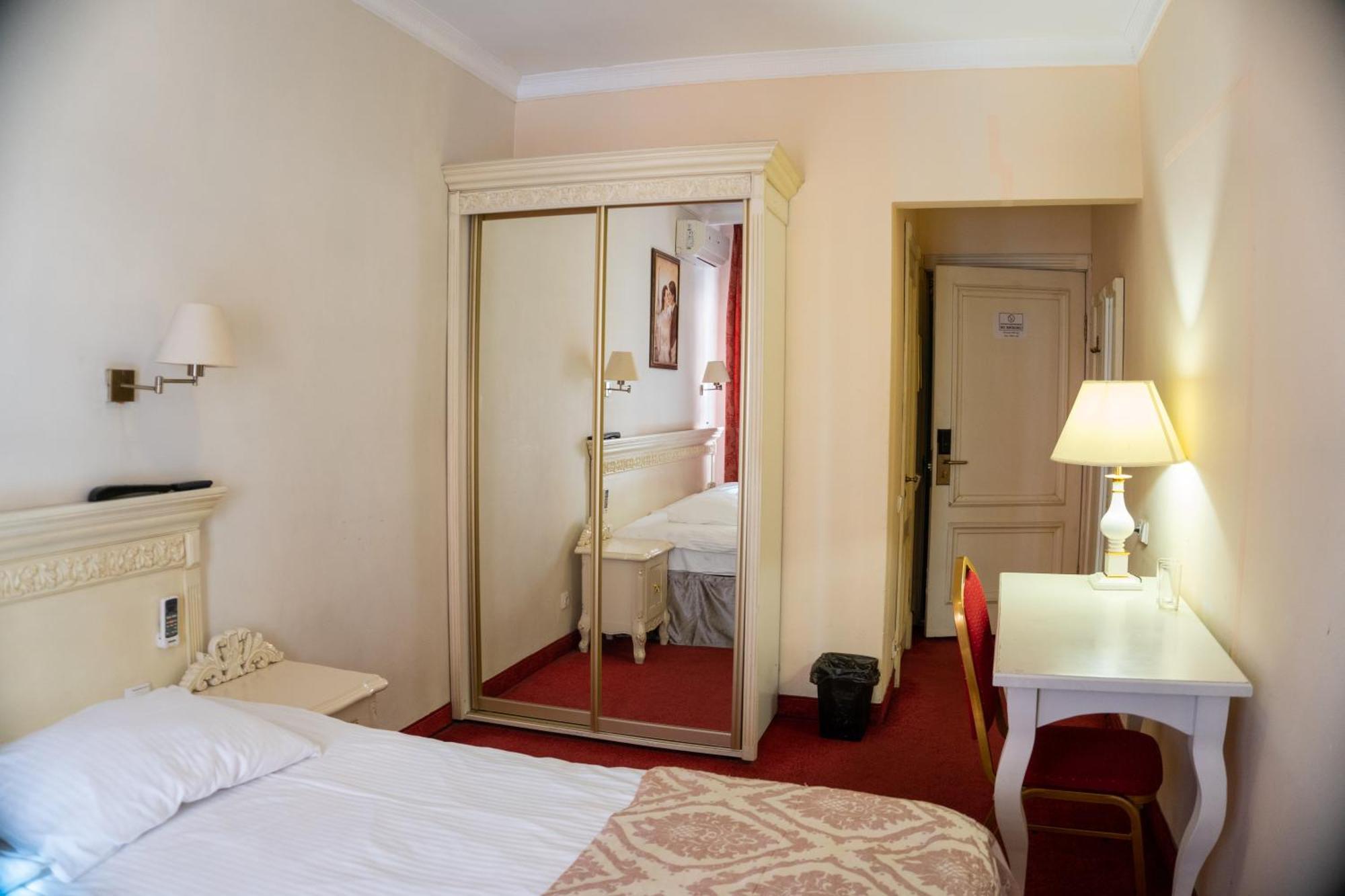 Royal City Hotel Kiev Eksteriør bilde