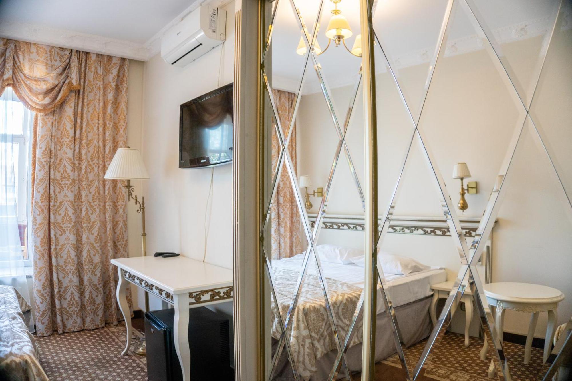 Royal City Hotel Kiev Eksteriør bilde