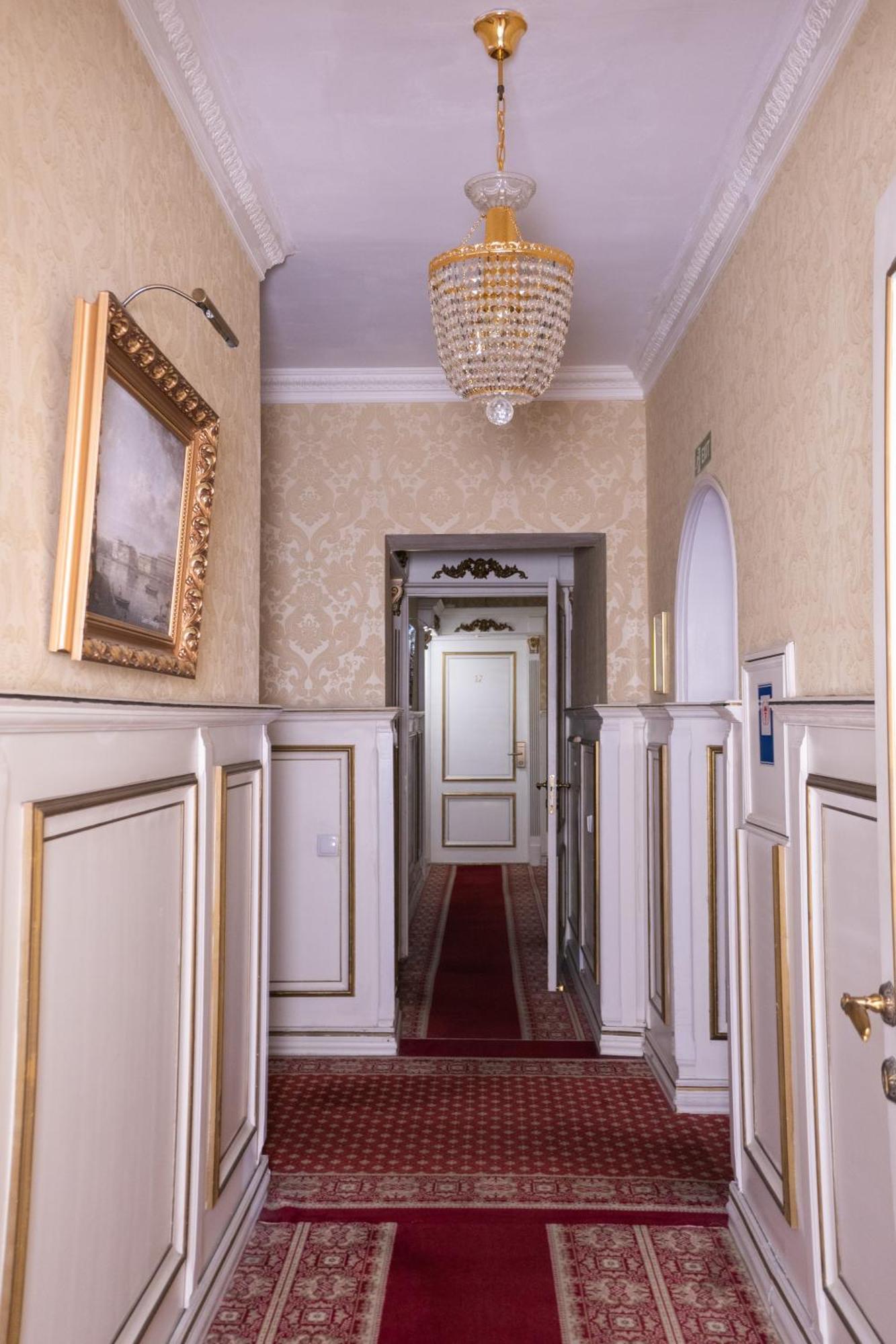 Royal City Hotel Kiev Eksteriør bilde