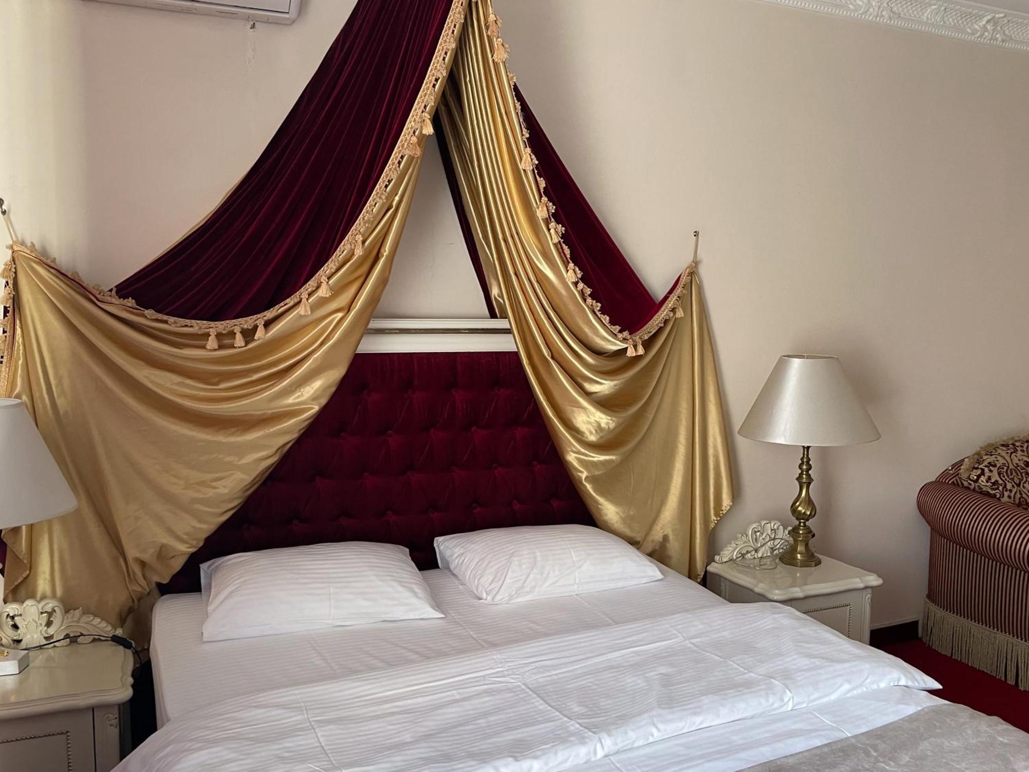 Royal City Hotel Kiev Eksteriør bilde